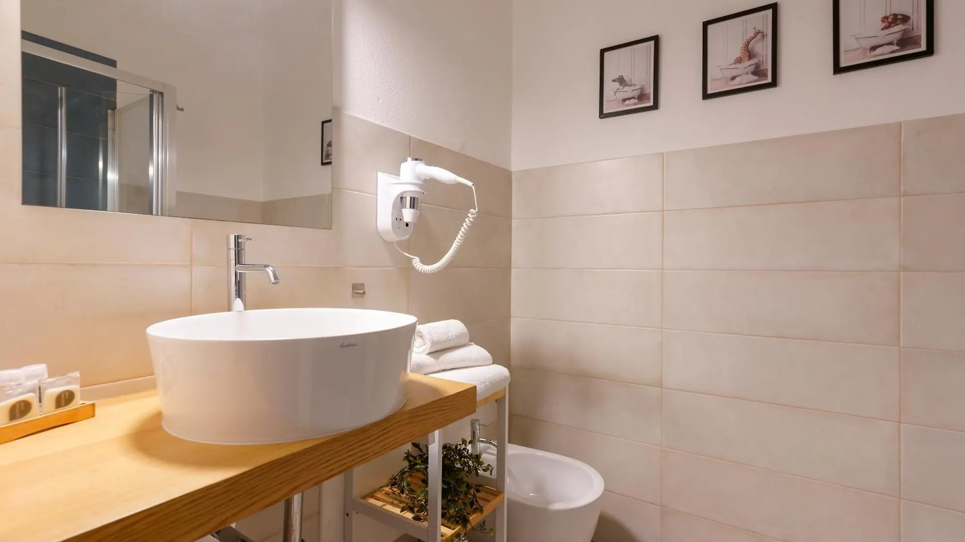 Crossroad Four - Locazione Turistica Bed & Breakfast Cagliari Italy
